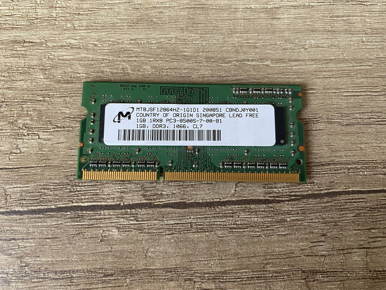 

Оперативная память для ноутбука Micron SO-DIMM DDR3 1Gb 1066 МГц (MT8JSF12864HZ-1G1D1)