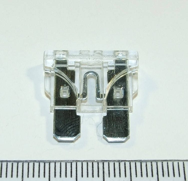 

F008 FUSE 25A Белый Предохранитель автомобильный средний medium ножевого типа - автопредохранители