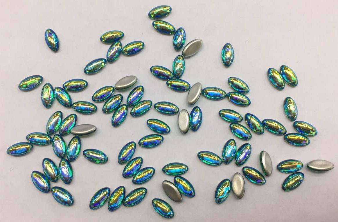 

Кабошоны Preciosa (Чехия) 8х4 мм Emerald AB, Белый