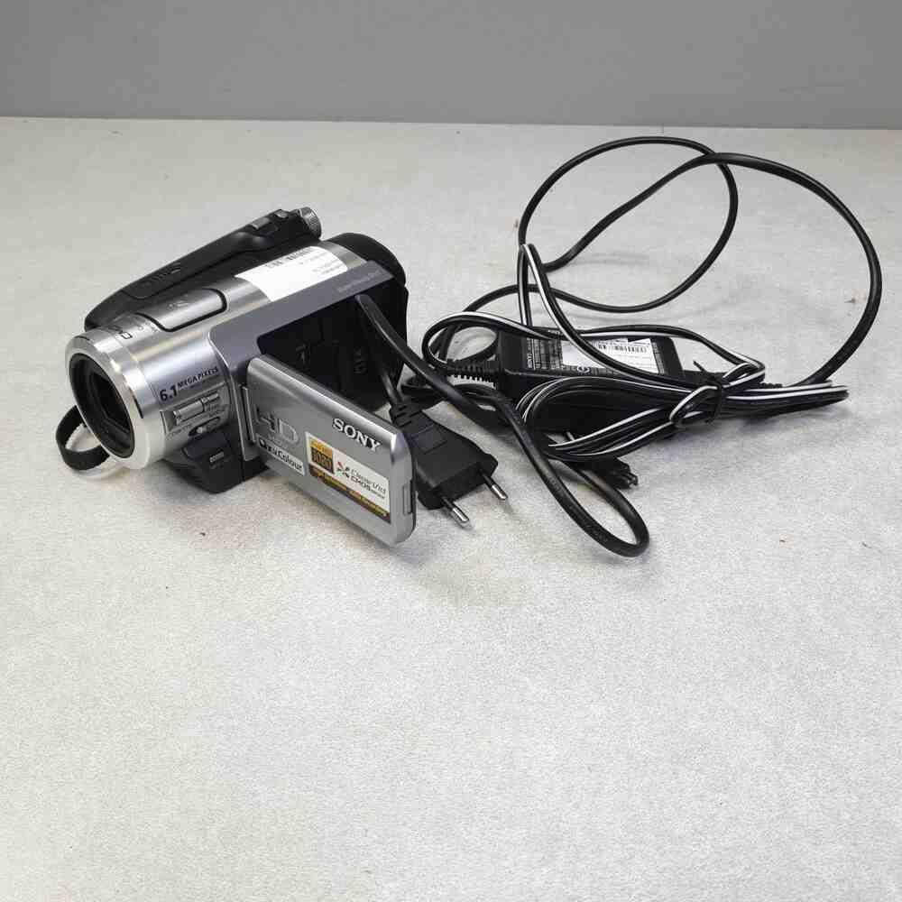 

Видеокамеры Б/У Sony HDR-HC7E
