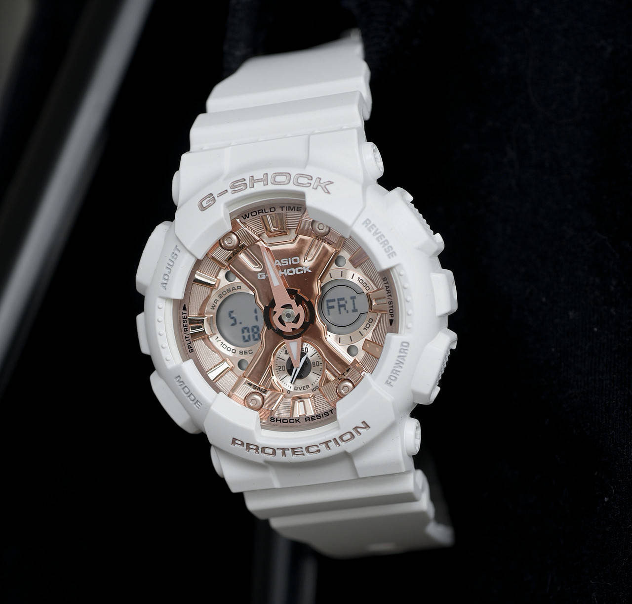 

Женские часы Casio G-Shock GMA-S120MF-7A2