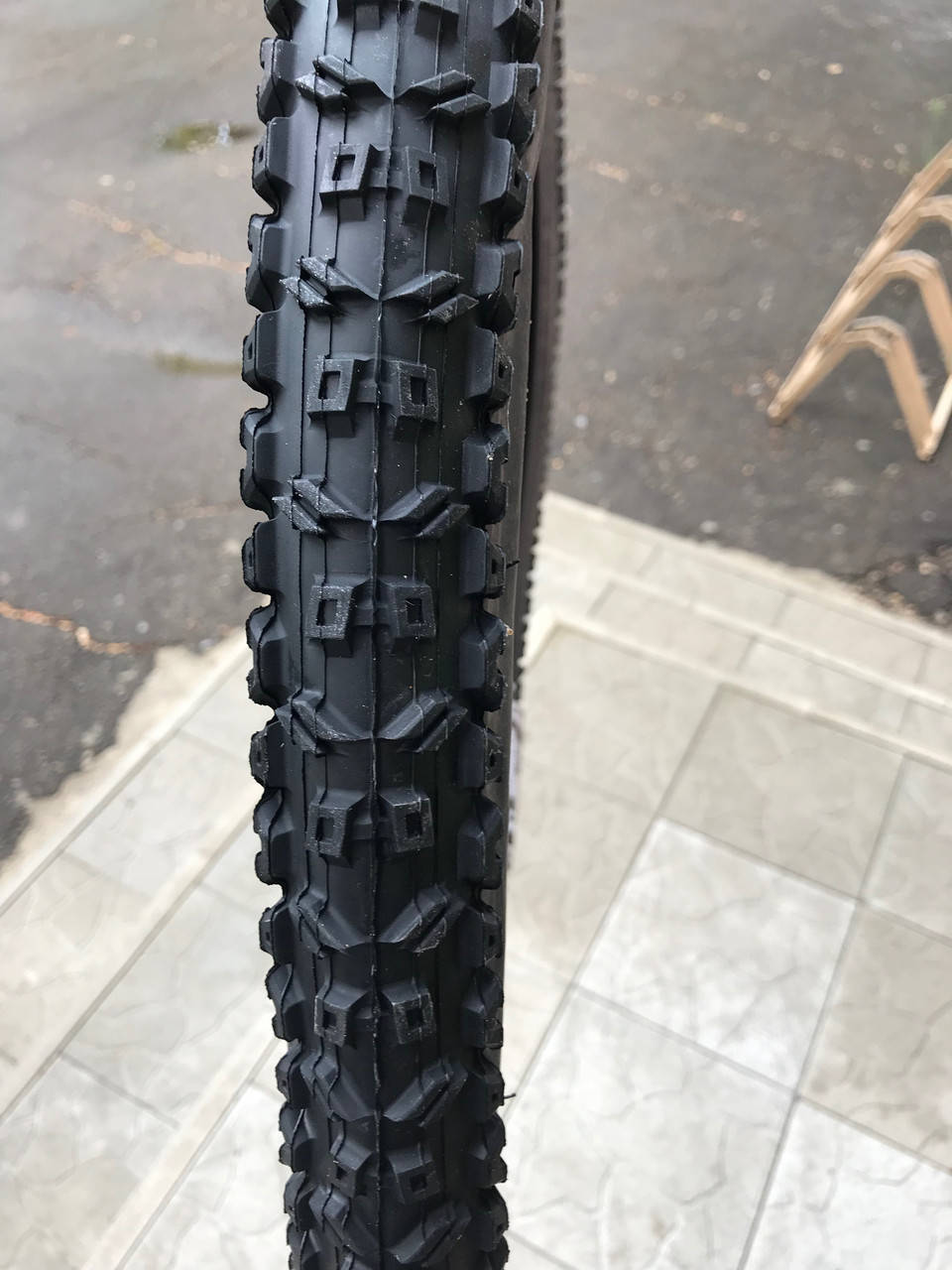 

Покрышка Maxxis ADvantage 26x2.10