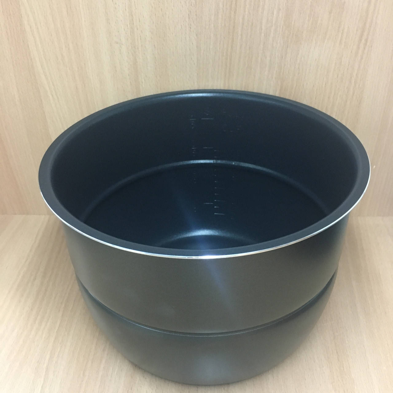 

Чаша, кастрюля для мультиварки-скороварки SATURN ST-MC9199 с антипригарным покрытием 6 литров