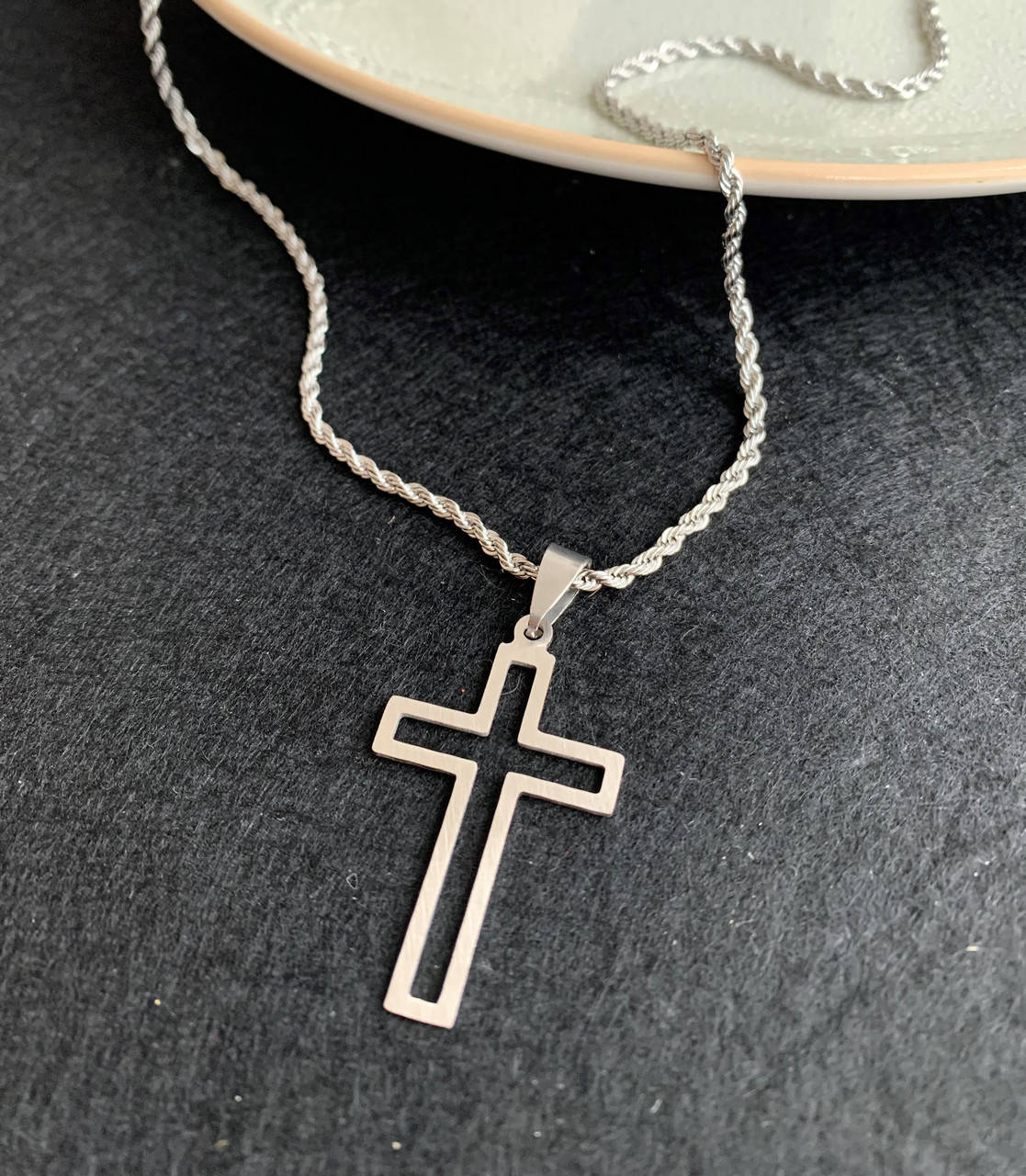 

Крестик мужской на цепочке из медицинской стали, крест мужской цвет серебро