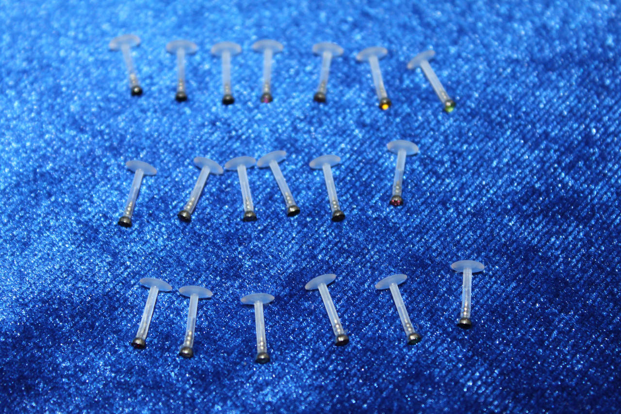 

Сережка силиконовая для пирсинга губы с камнем 1 шт 10 мм