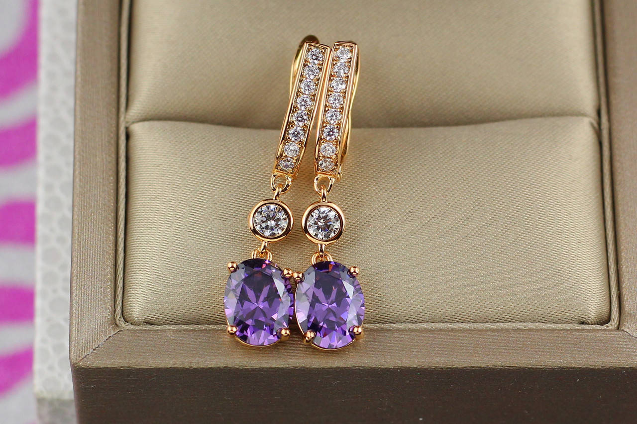 

Серьги подвески Xuping Jewelry с сиреневыми овальными камнями 3,2 см золотистые