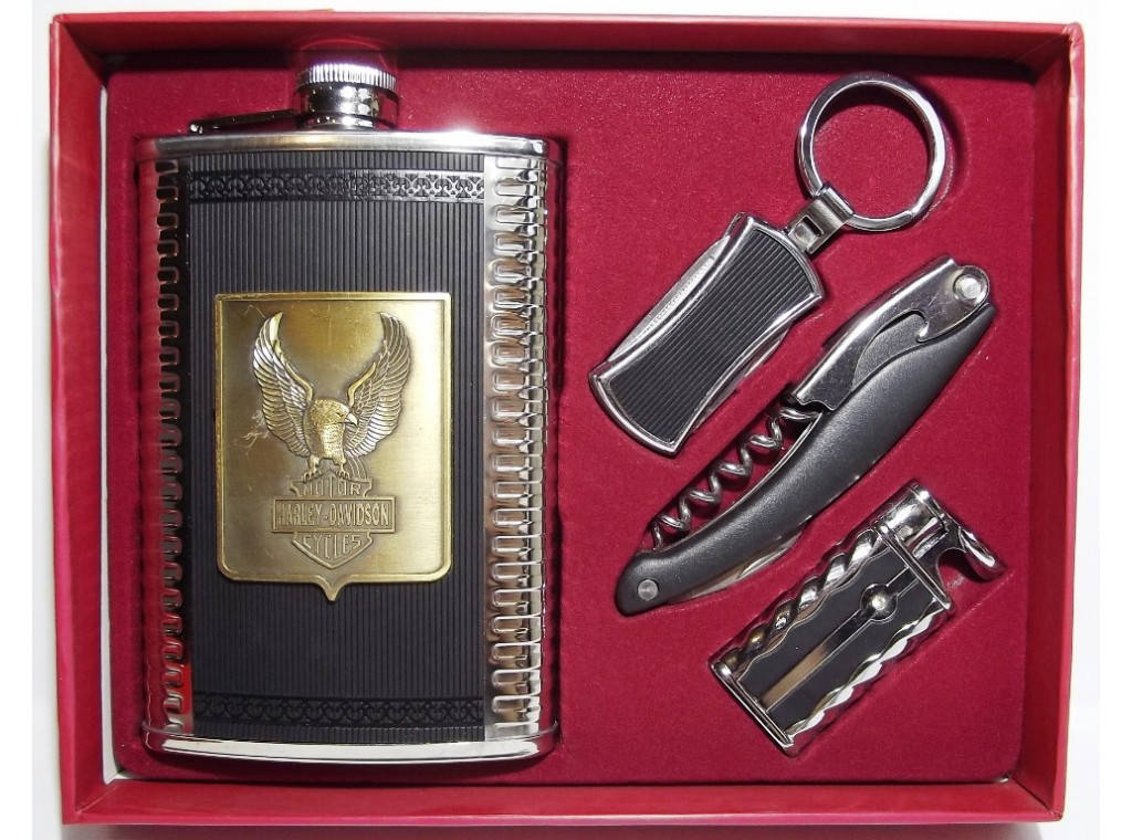 

Набор: фляга + зажигалка + брелок + нож/штопор. Объём фляги: 270 мл