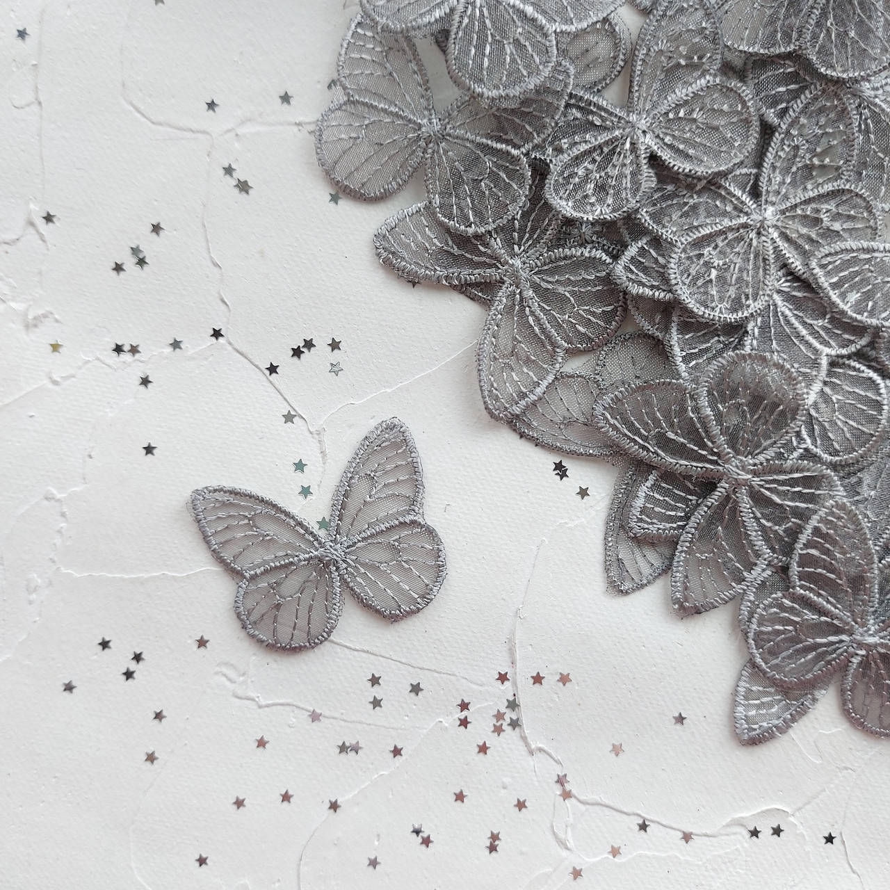

Метелик ажурний,4.5*3.5см, СІРИЙ
