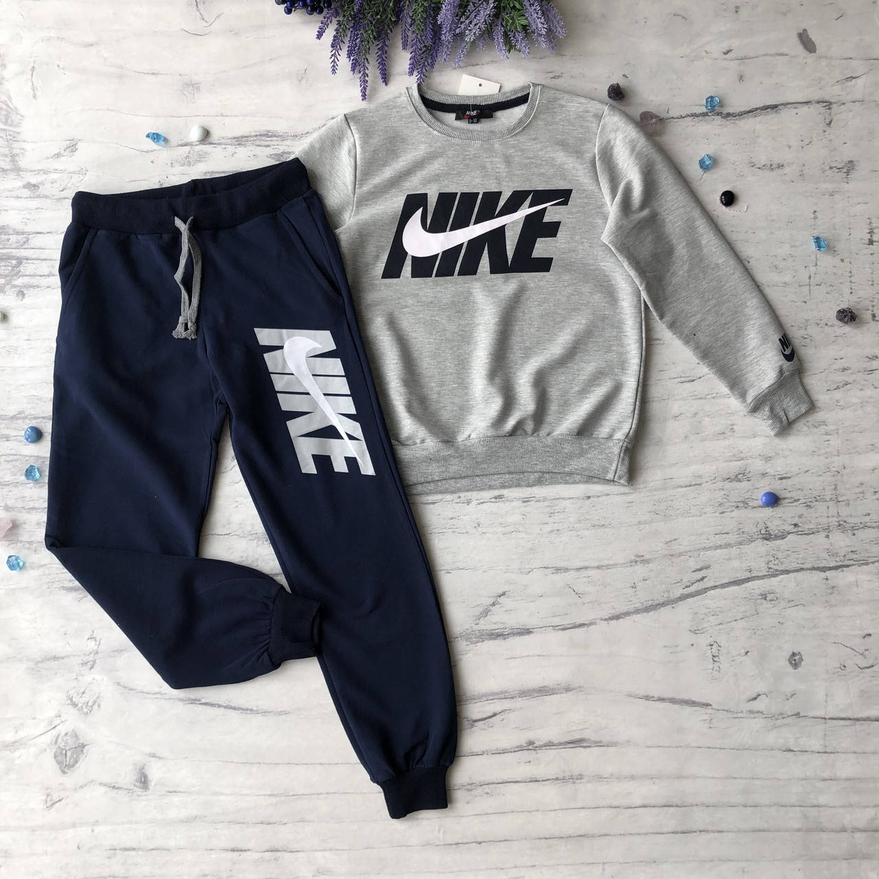 

Спортивный костюм на мальчика в стиле Nike 260. Размер 168 см