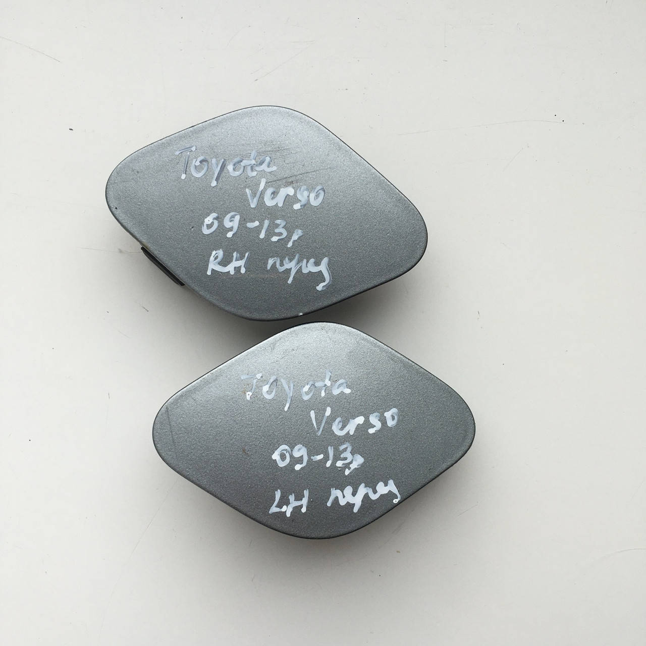 

Заглушка буксировочного крюка Toyota Verso (09-13p.) передня ліва 52128-0F070