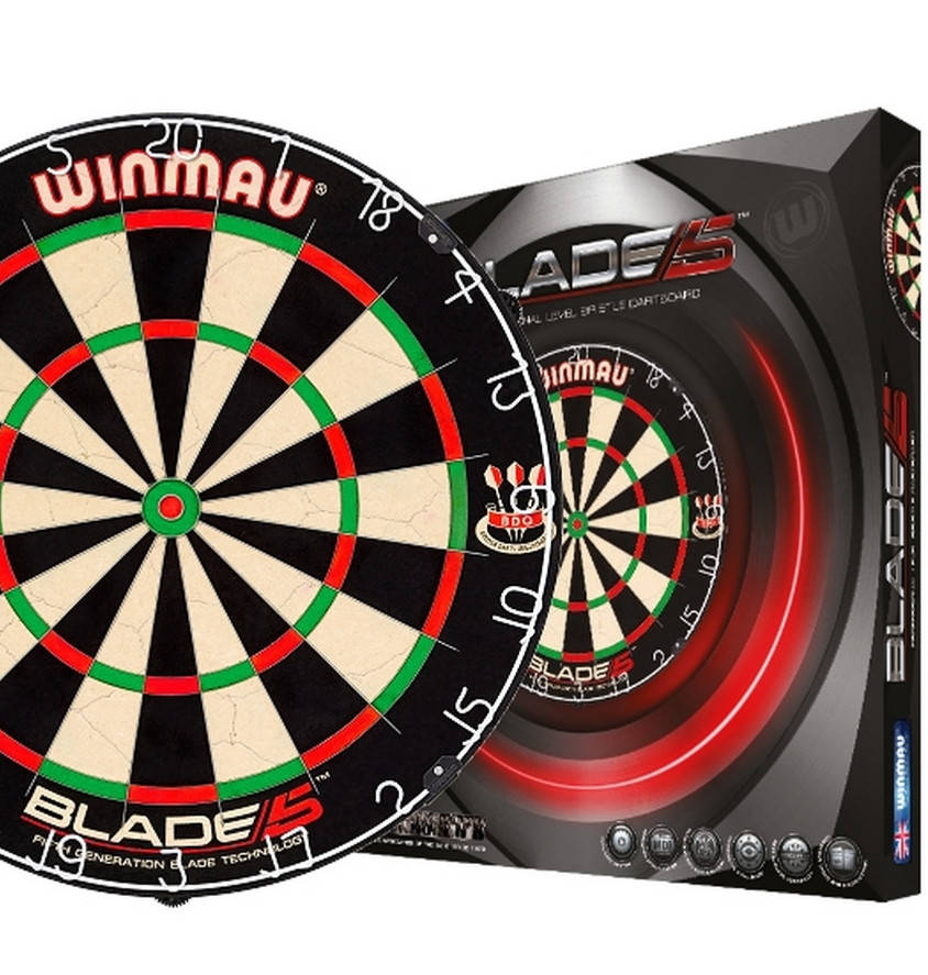 

Профессиональная мишень дартс Winmau Blade5 Англия в наборе с дротиками (немного примята упаковка)