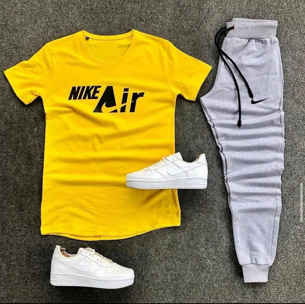 

Комплекты: футболка, штаны (4 различных комплекта) M