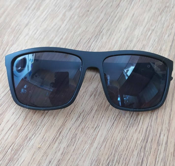 

Мужские солнцезащитные очки . Матовая оправа, классические.