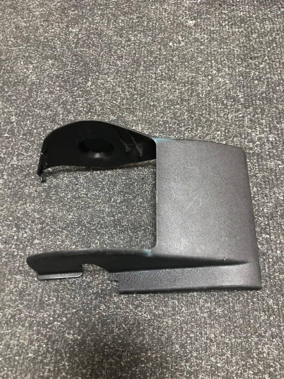 

Декор накладка Заглушка сиденья заднего Mitsubishi Outlander