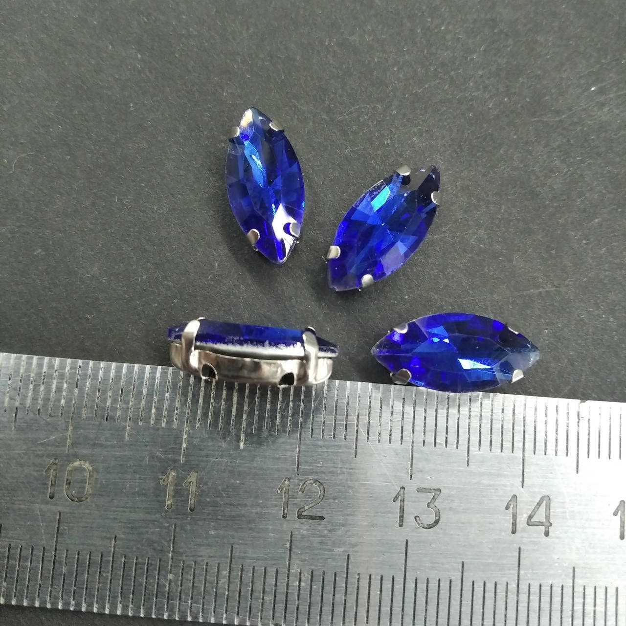 

Страз в цапах 7*15мм (стекло) синий