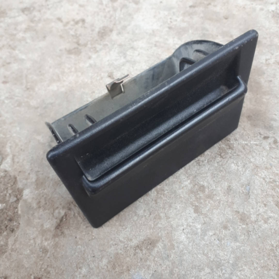 

Пепельница передней панели Опель Кадет Opel Kadett №2