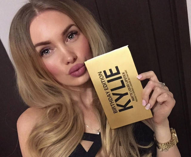 

Жидкая матовая помада Kylie Birthday Edition (6 шт)