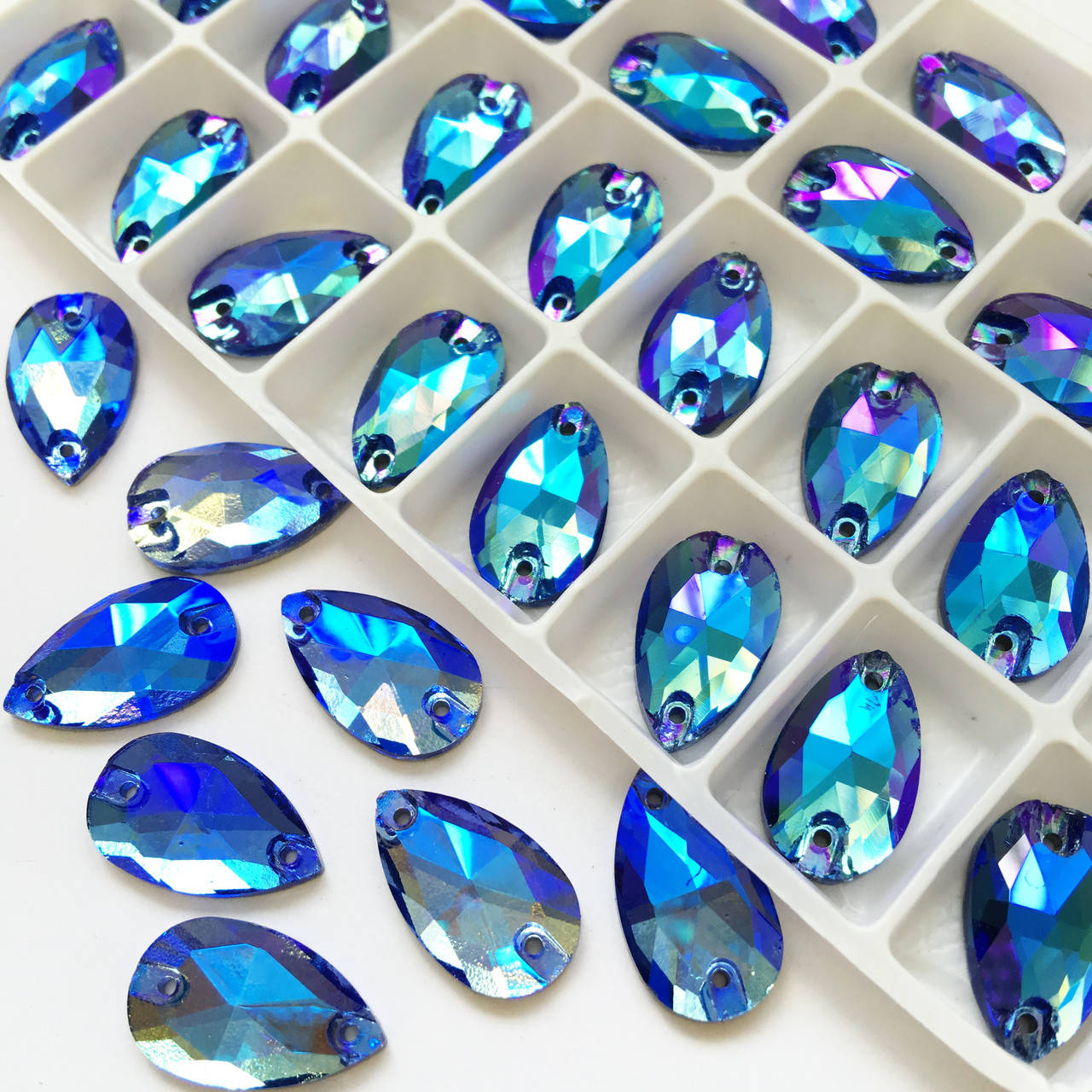 

Пришивные капли Sapphire AB(11x18мм).1шт