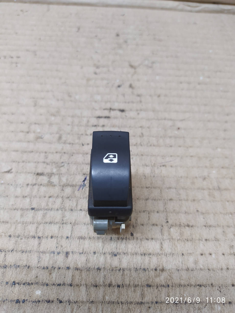 

Кнопка стеклоподъемника Renault Megane 2 Scenic 2 2808201 214936A