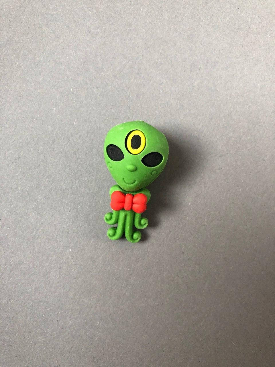 

Оригинальная резинка в форме пришельца