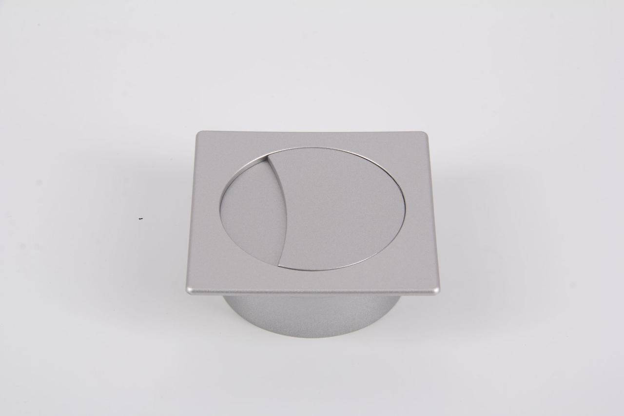 

Заглушка под провода Poliplast квадратная 74x74 в цвете алюминий