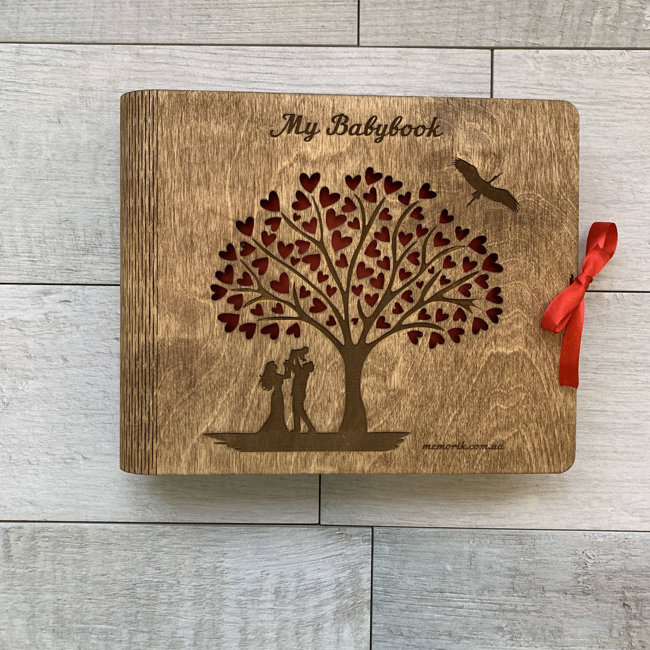 

Детский альбом ''My Babybook'' в деревянной обложке со згибом