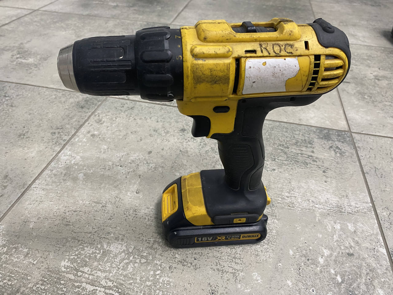 

БУ Шуруповерт Аккумуляторная дрель DeWalt DCD771D2