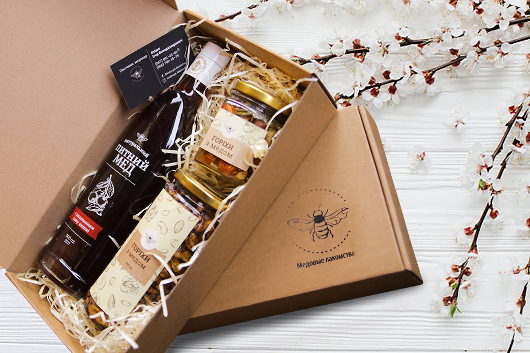 

Подарочный набор ореховый. (Вино + орехи в меде)