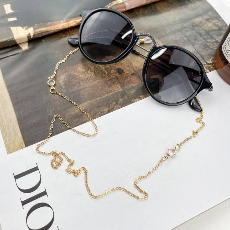 

Элегантная цепочка для очков в золотистом цвете