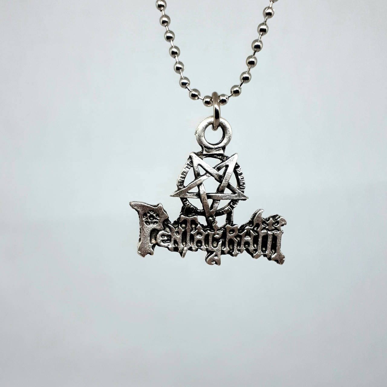 

Кулон " перевернутая пентаграмма"