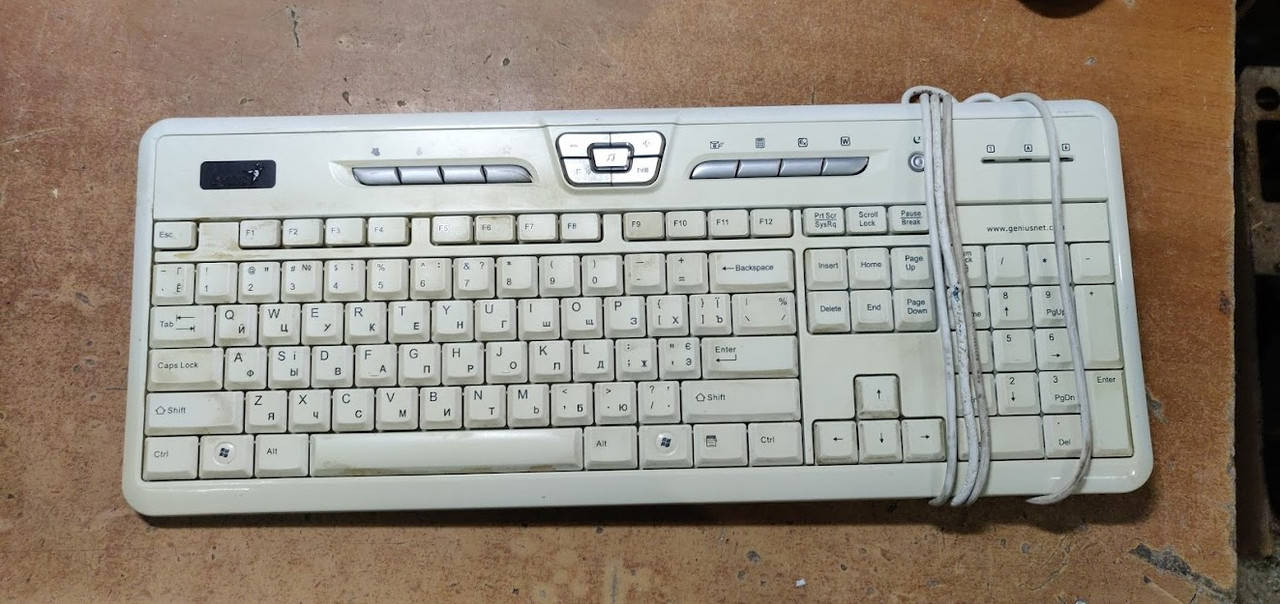 

Мультимедийная брендовая клавиатура Genius SlimStar 310 GK-050010/C USB № 211712