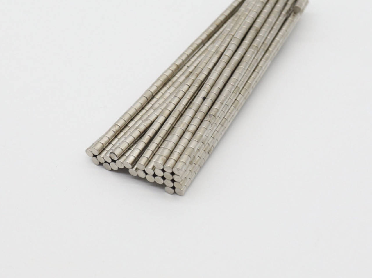 

Заготовка для сувениров. Магнит неодимовый. 3х3мм, Серебро