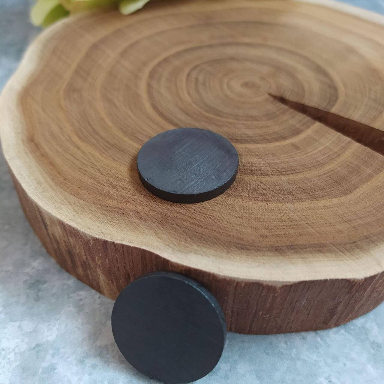 

Магніт 25x3 мм ферритовий