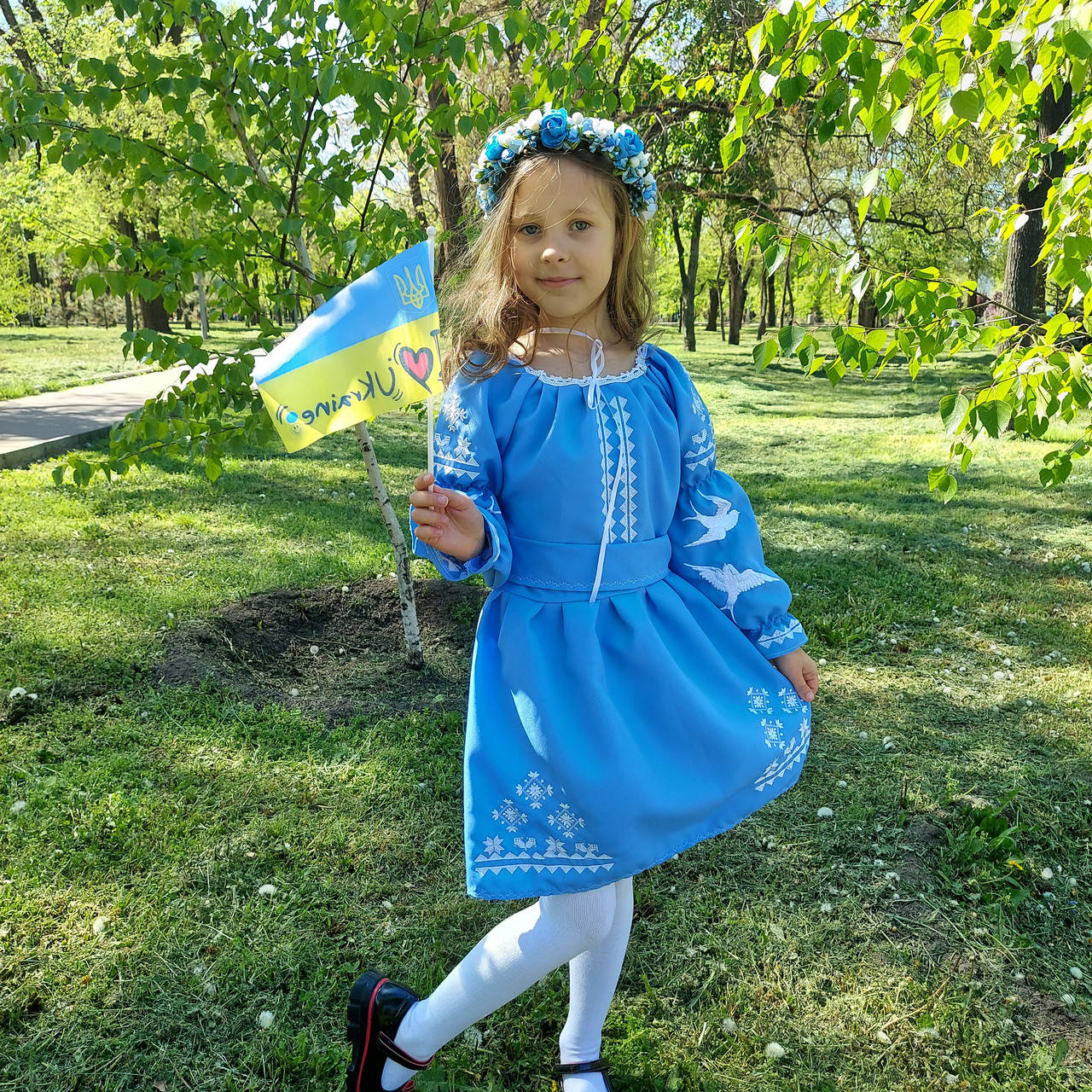 

Платье вышиванка голубое с ласточками 104-158