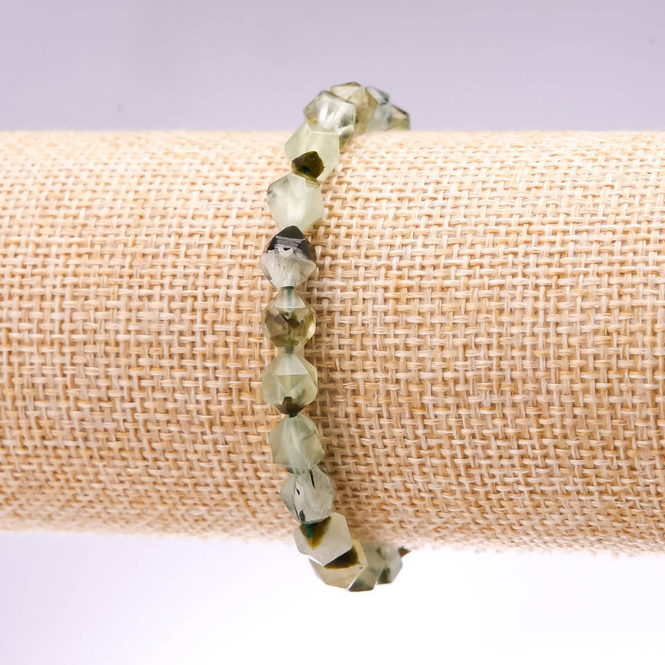 

Браслет Пренит многоугольник d-6мм L-18см