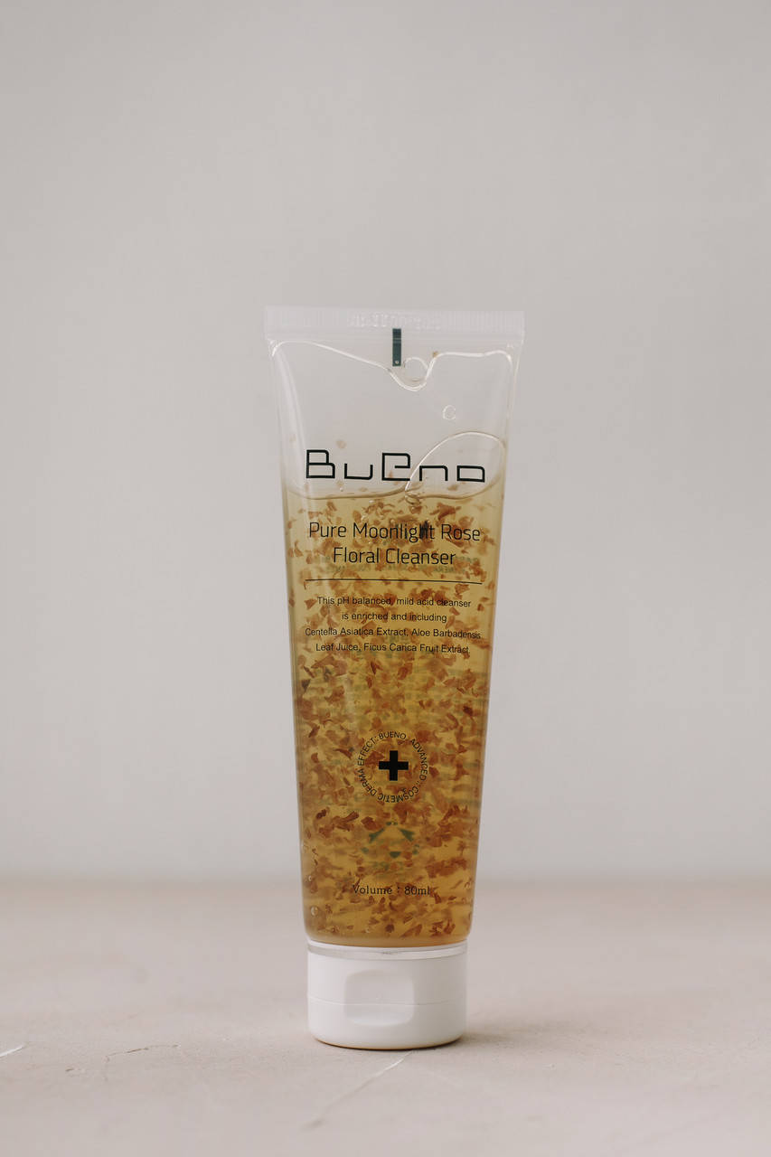

Гель для умывания Bueno Pure Moonlight Rose Floral Cleanser 80 ml с лепестками роз