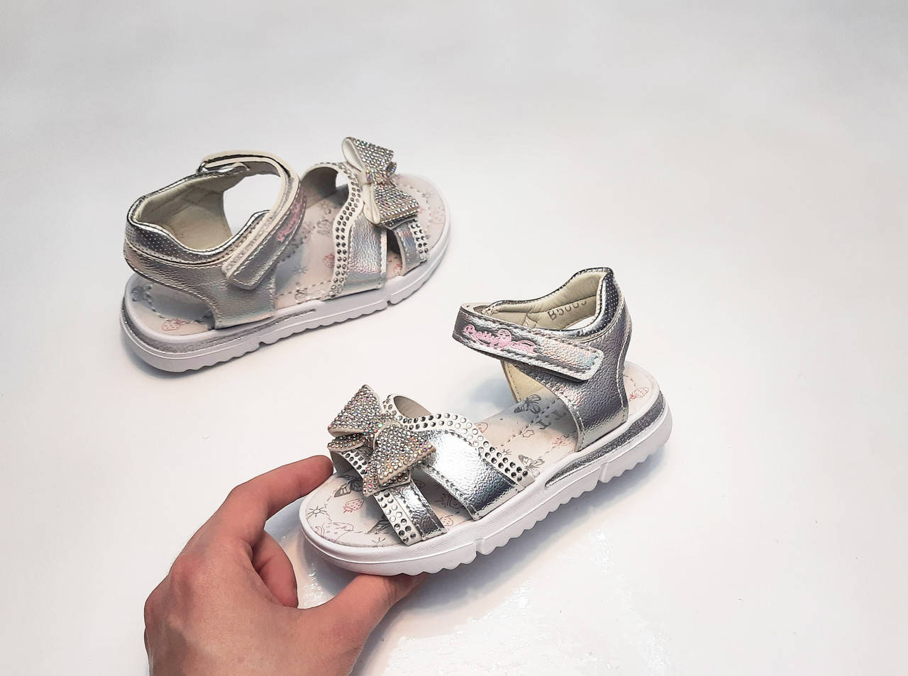 

Детские босоножки 27 29 31 для девочки серебристые бантик со стразами, Светло-серый