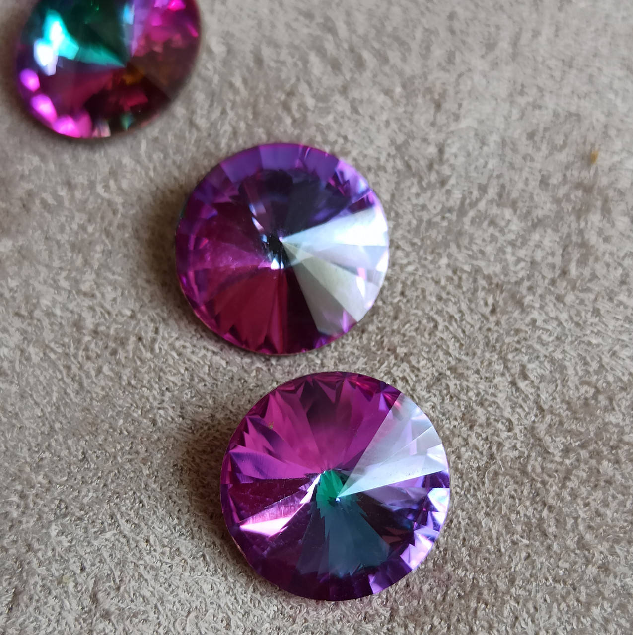 

Круглые Риволи, 14 мм, heliotrope, k9