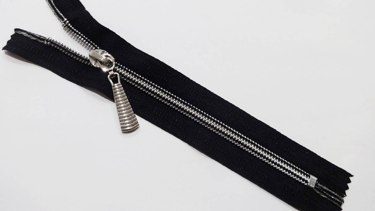 

Молния спиральная №7 карманная 18 см черная/серебро, Черный