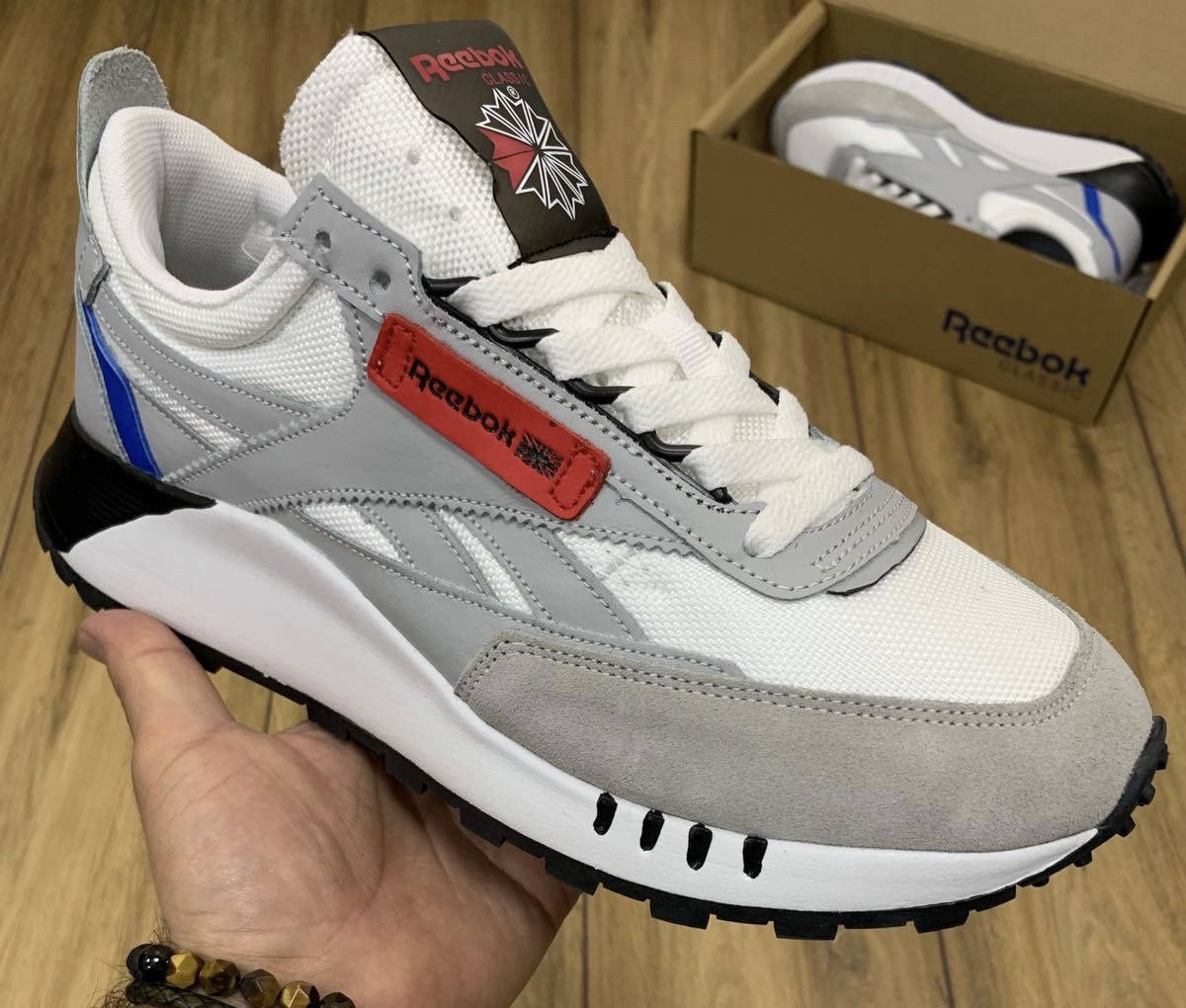 

Модные кроссовки Reebok Classic Legacy