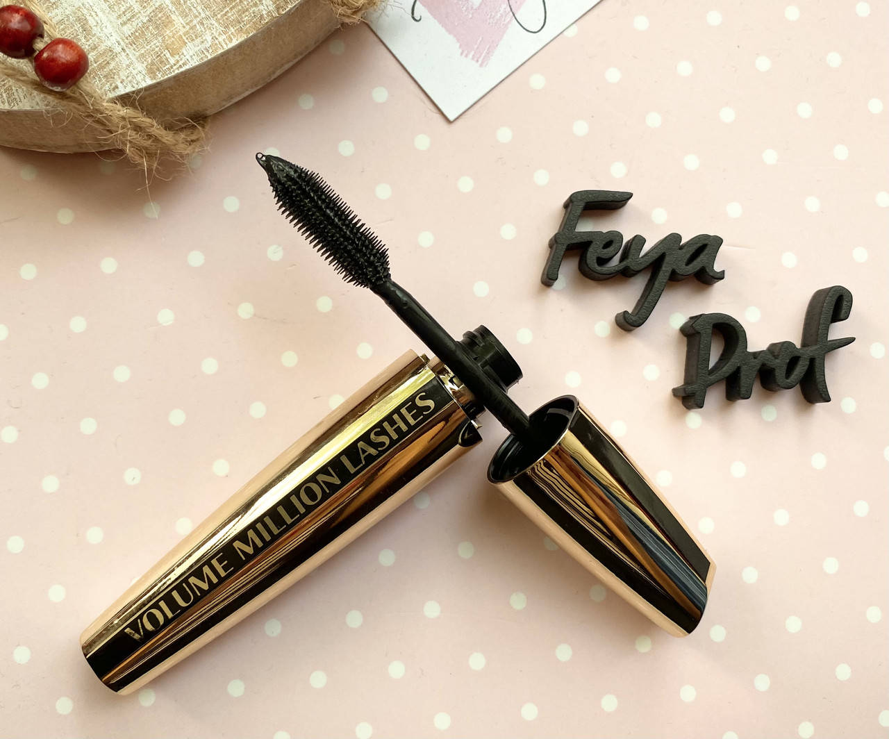 

Тушь LOreal Volume Million Lashes с эффектом объема миллиона ресниц черная 9ml, Черный
