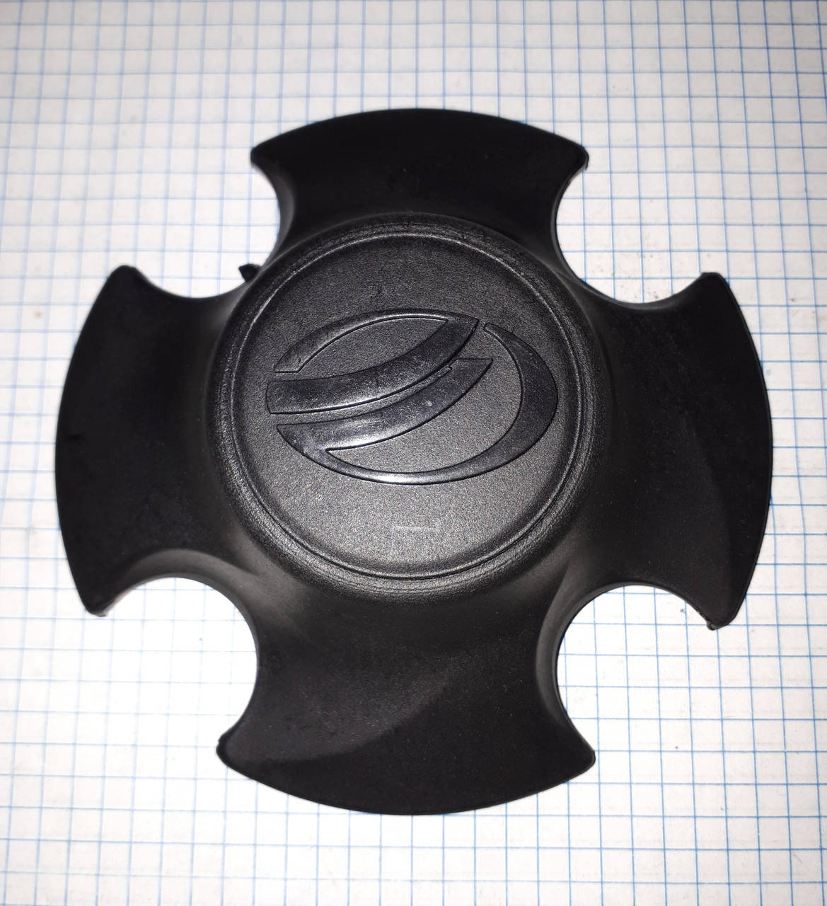 

Колпачек ступицы пластик Daewoo Lanos Sens Деу Део Ланос Cенс 96604443