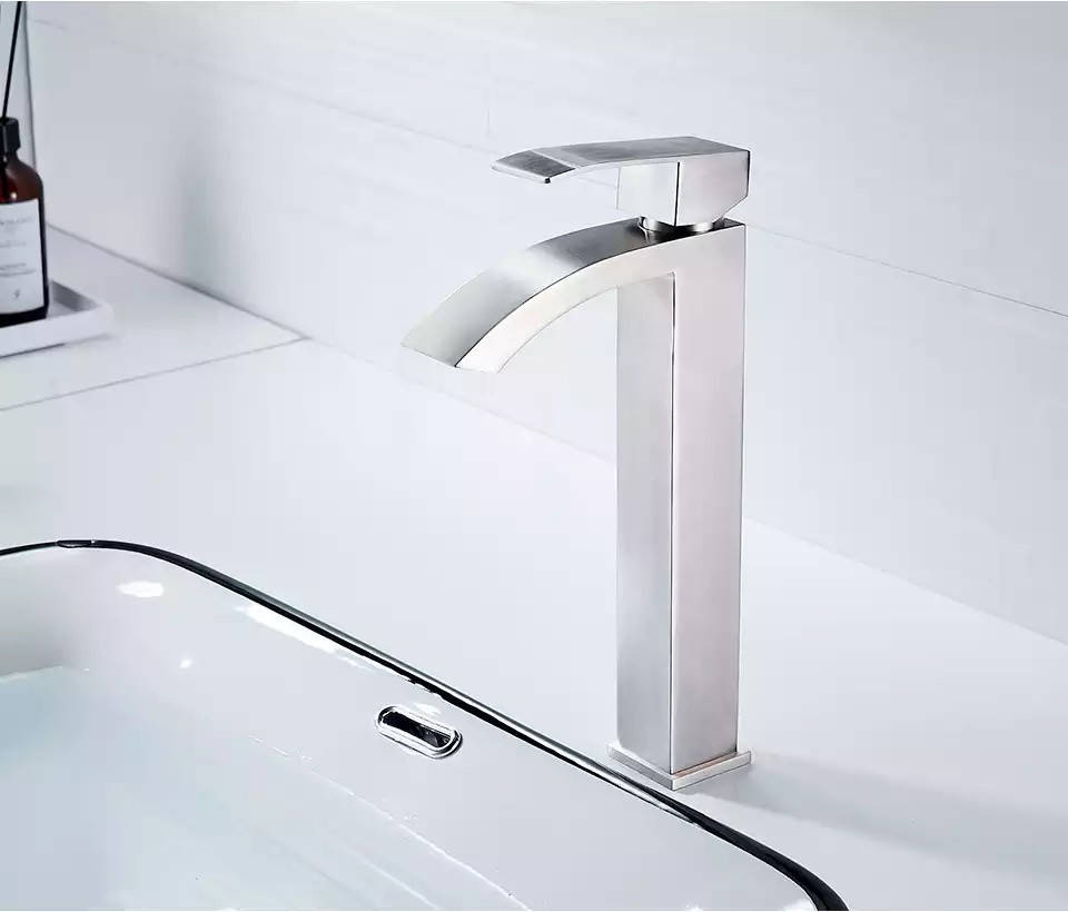 

Смеситель для умывальника высокий из нержавеющей стали (SUS304) SANTEP 898-2