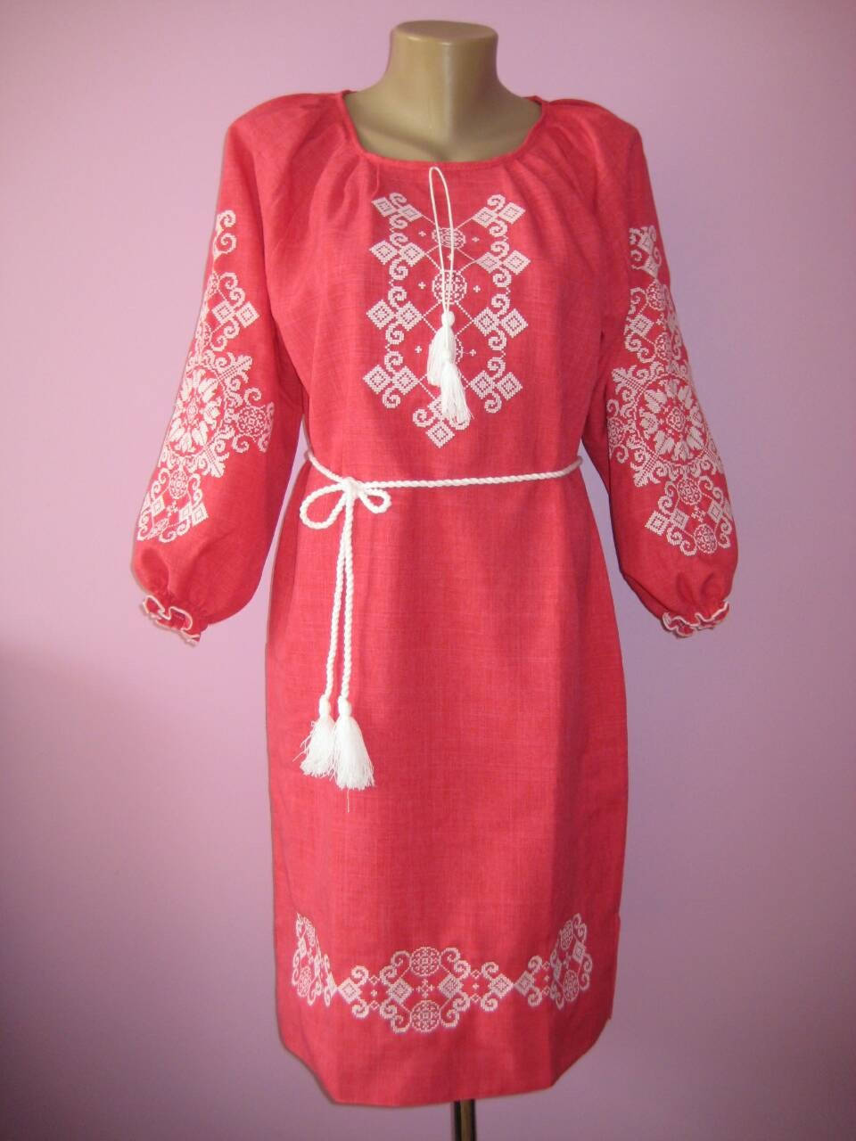 

Женское платье с вышивкой (красное), 46-52 р-ры, Разные цвета