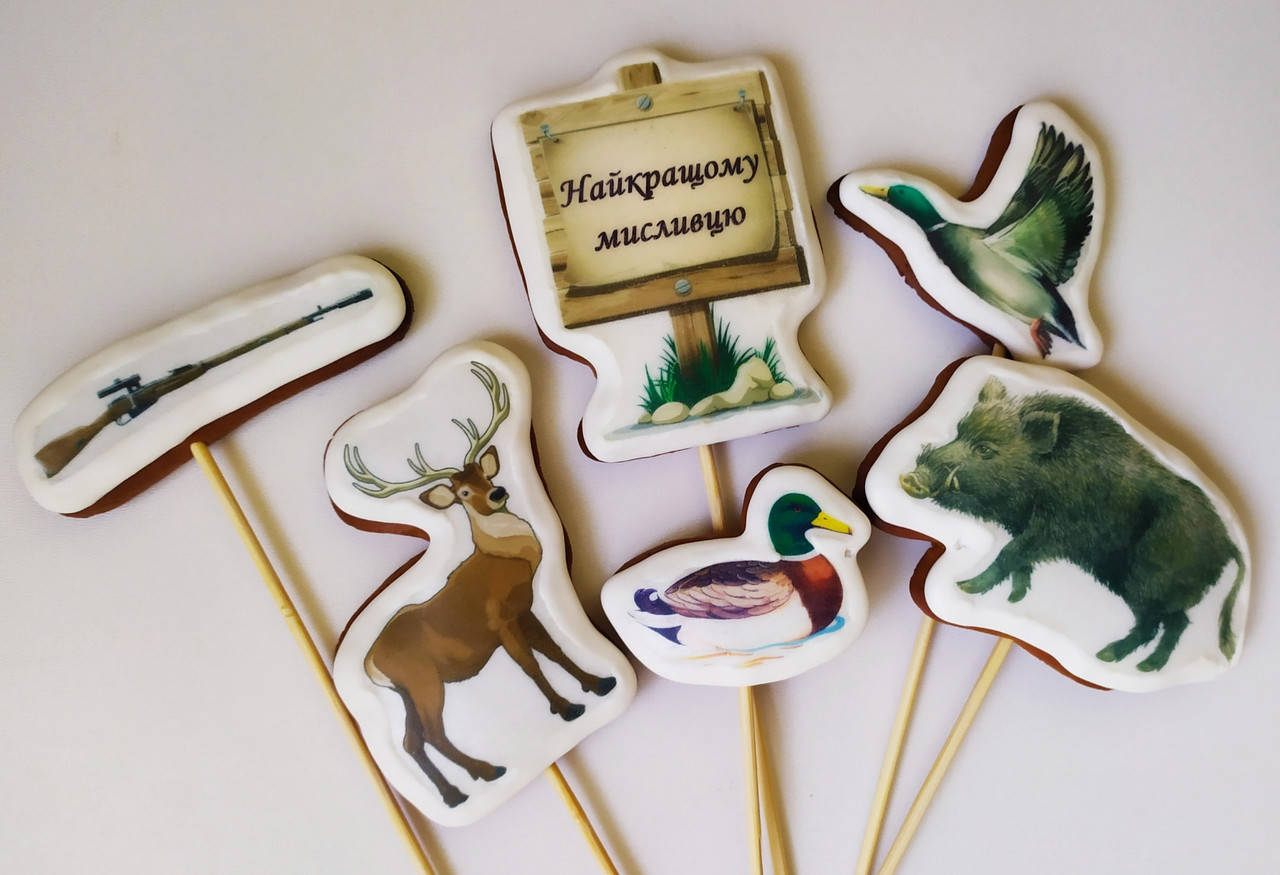 

Імбирні пряники-топпери на торт "Для мисливця"