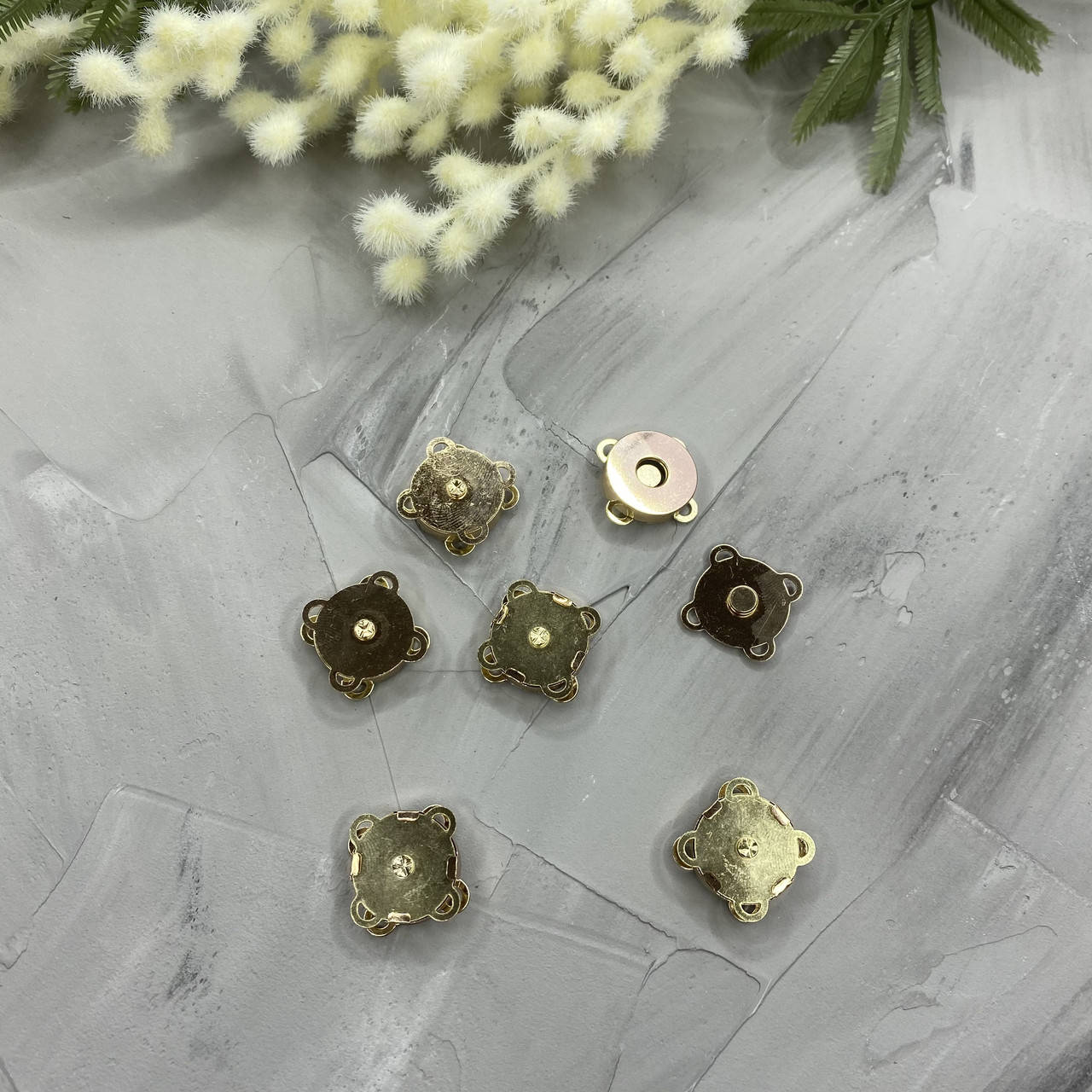 

Кнопки металлические Золото