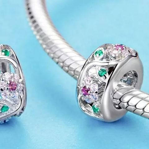 

Серебряный шарм "Flowers"