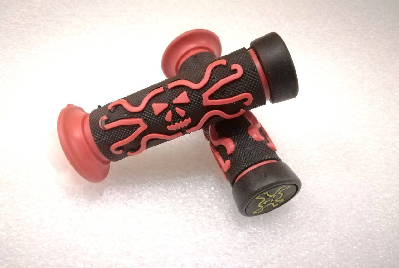 

Ручки руля грипсы Череп диаметром 22мм