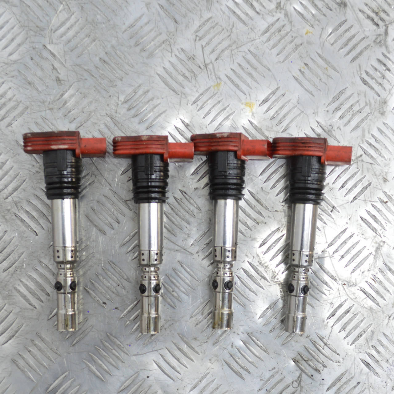 

Катушка зажигания Audi A4 A6 A8 2.0 3.0 Ауди а3 а6 а8 06C905115M