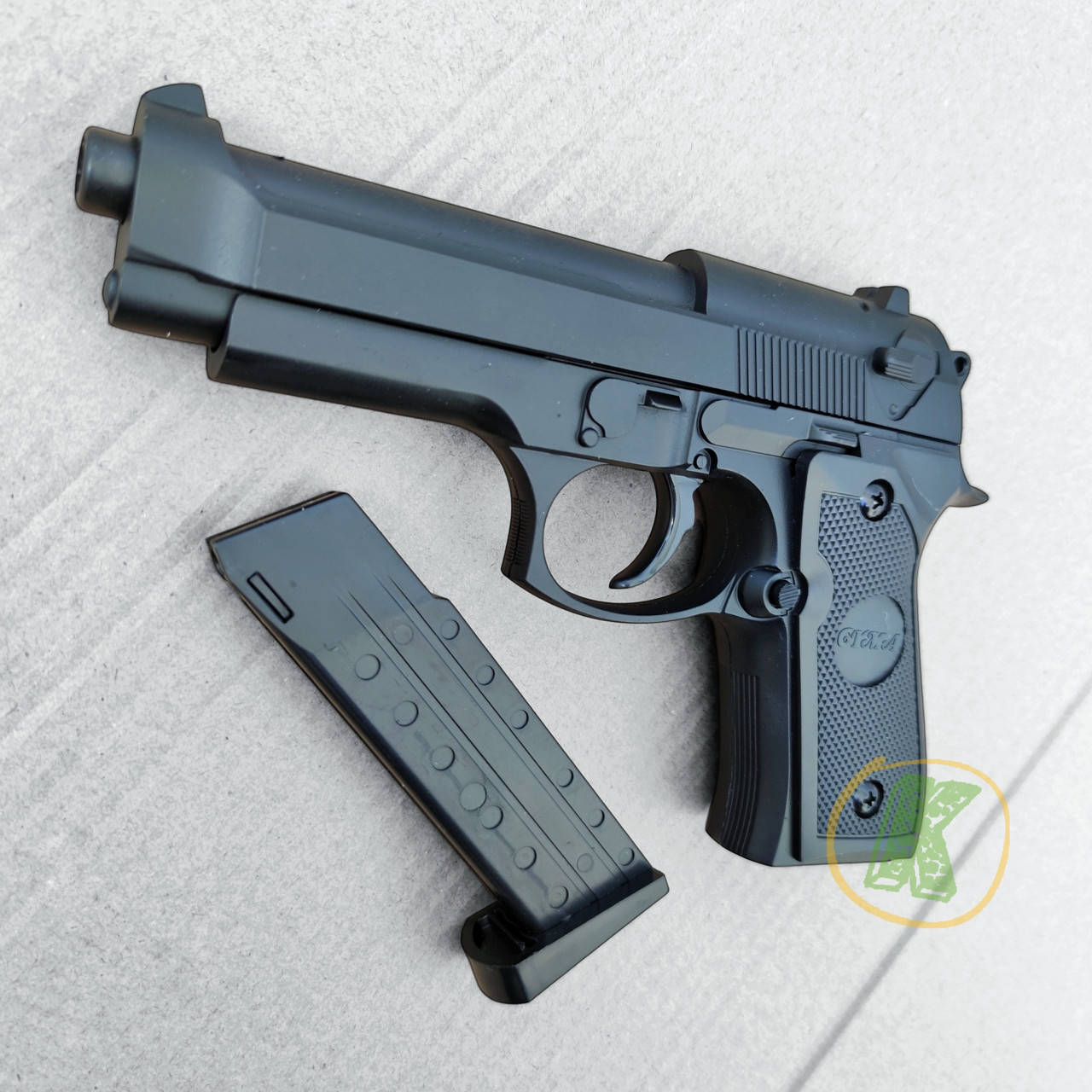 

Детский пистолет Беретта 92 на пульках игрушечный металлический CYMA ZM18 (один к одному с Beretta M92), Черный